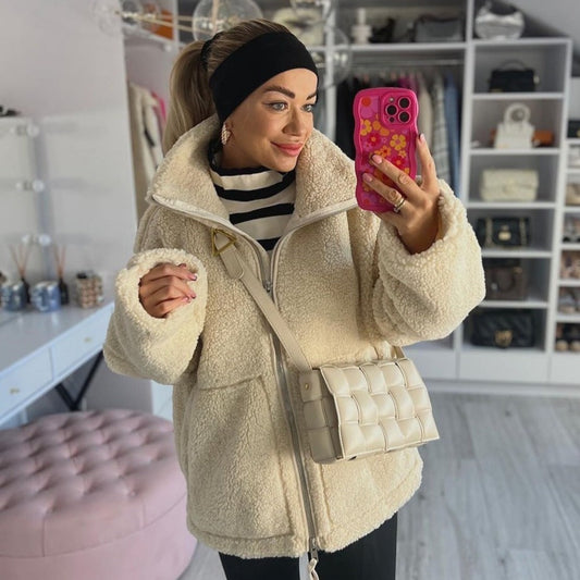 Cardigan d'Hiver en Laine d'Agneau avec Col Montant
