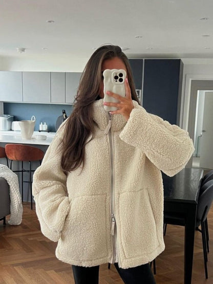 Cardigan d'Hiver en Laine d'Agneau avec Col Montant