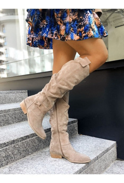Bottes Plissées en Daim – Élégance Automne-Hiver