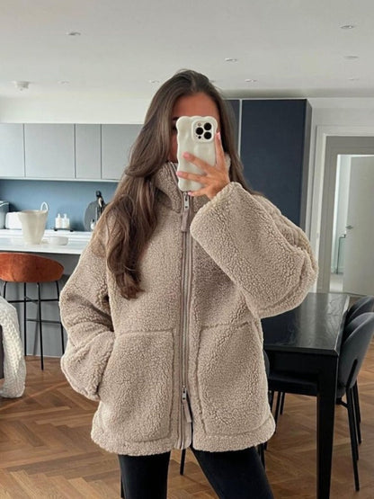 Cardigan d'Hiver en Laine d'Agneau avec Col Montant